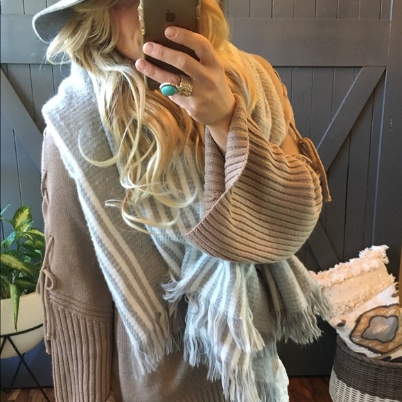 Last Two! Flash Sale! Tie Sleeve Pullover Sweater - Picture 2 of 8